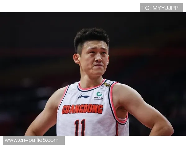 周鹏：从篮球场上的传奇到人生舞台的多重角色探索与成长之路