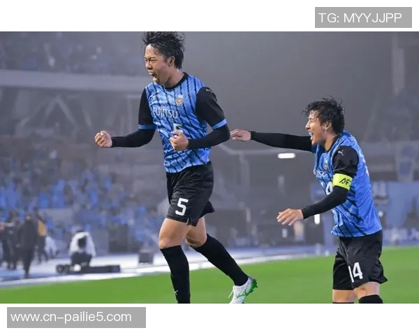 川崎前锋与水原的精彩对决比分揭晓，赛场瞬间回顾与分析